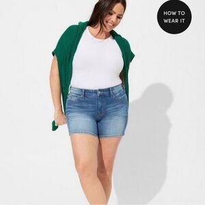 NWT Torrid Shorts Size 18